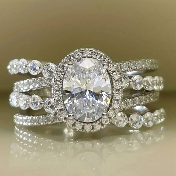 Elegant Halo diamond wedding ring sz 7 - Picture 1 of 5